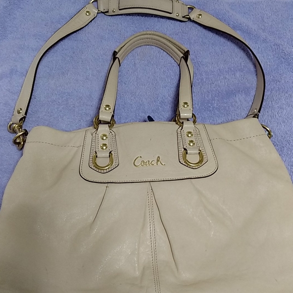 Coach Handbags - Coach Carryall Ashley Handbag F15513 Ivory Leather